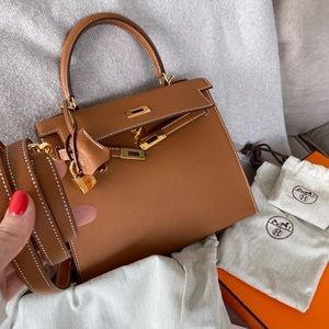 - Hermès Kelly 25 gold GHW